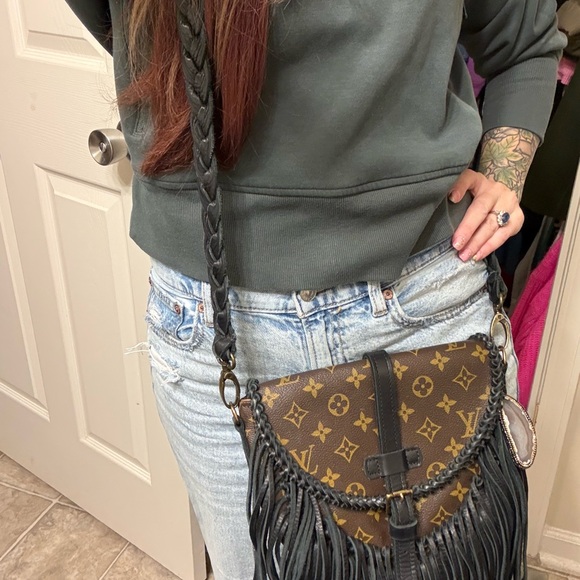 Louis Vuitton Brown and Black Fringe Crossbody Bag - Picture 8 of 9
